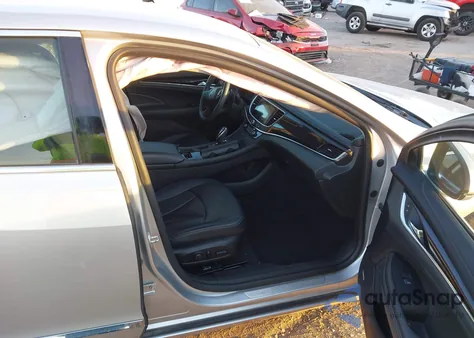 2017 Buick Lacrosse Essence z USA, uszkodzony, nr VIN 1G4ZP5SS3HU199611